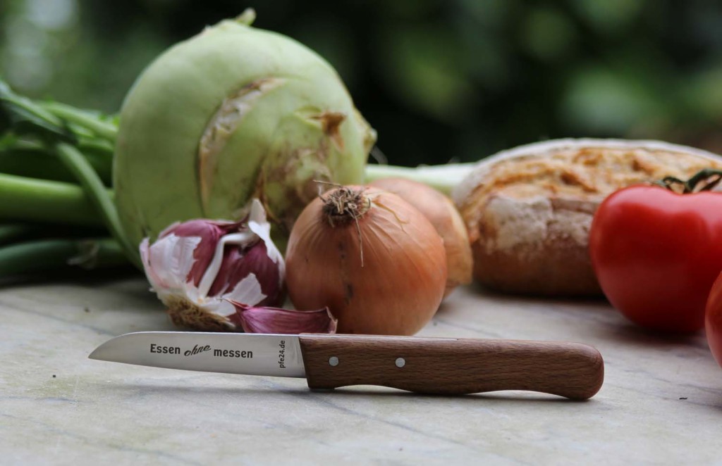 Gemüsemesser mit Holzgriff