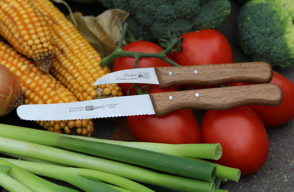 Messerset mit Holzgriffen